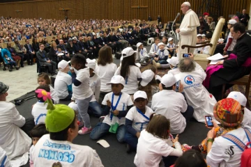 Pope Francis meets with the community of Romes Bambino Gesu Pediatric Hospital in the Vaticans Paul VI Hall Dec 15 2016 Credit LOsservatore Romano CNA
