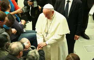 Pope Francis meets with the homeless during a Jubilee audience on Nov. 11, 2016.   Lucia Ballester/CNA.