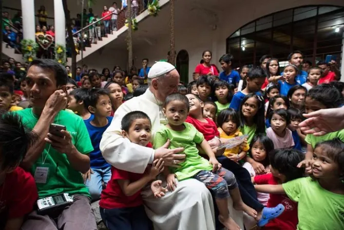 Pope Francis met with street children during his visit to the Philippines on January 16 2015 Credit ANSA LOsservatore Romano CNA