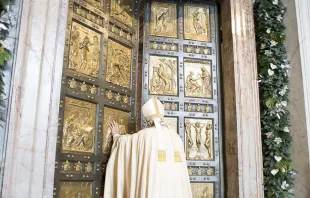 Pope Francis opens the Holy Doors at St. Peter's Basilica to begin the Year of Mercy, Dec. 8, 2015.   L'Osservatore Romano.