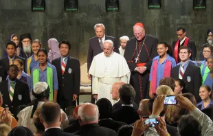 Pope Francis participates in an interreligious prayer service at Ground Zero, Sept. 25, 2015.   Addie Mena/CNA.