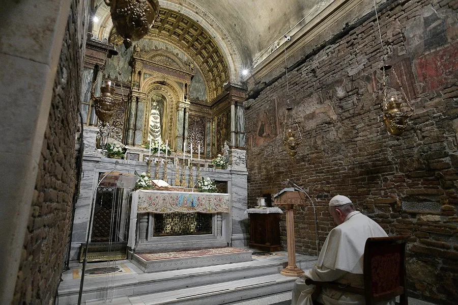 Pope Francis prays inside the Holy House of Loreto on the Feast of the Annunciation March 25, 2019. ?w=200&h=150