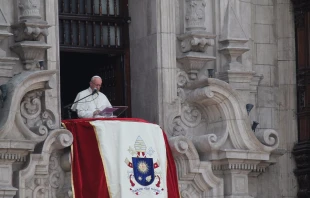 Pope Francis prays the Angelus with youth in Lima, Peru Jan. 21, 2018.   Alvaro de Juana/CNA.