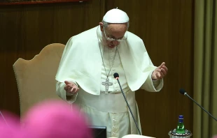 Pope Francis prays the Our Father while meeting with the Italian bishops' conference at the Vatican's Paul VI Hall, May 18, 2015.   Daniel Ibanez/CNA.