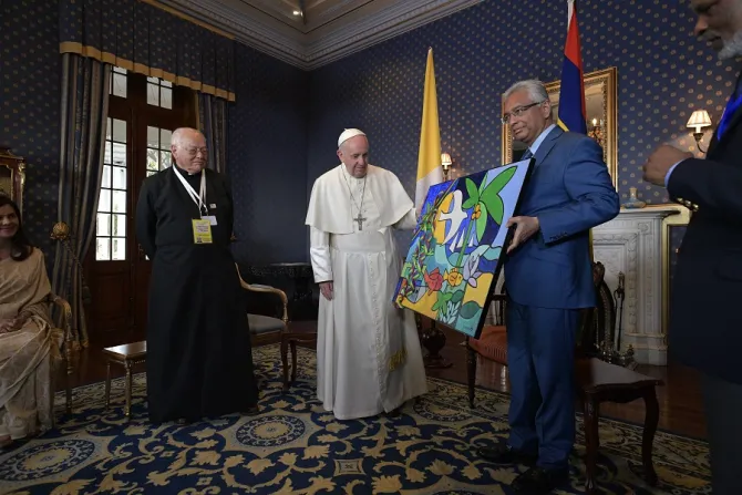 Pope Francis receives a gift from the acting president of Mauritius Barlen Vyapoory Sept 9 2019 Credit Vatican Media