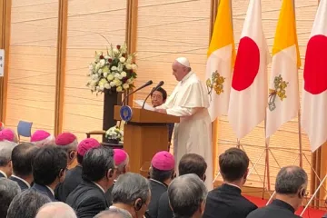 Pope Francis speaks to Japanese authorities in Tokyo Nov 25 2019 Credit Papal Flight Press Pool