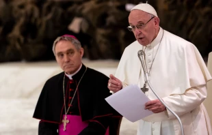 Pope Francis speaks with personnel from the “Regina Coeli” prison Feb. 7, 2019.   Daniel Ibáñez / CNA.