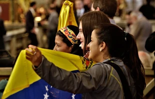 Panamanian youths attend a prayer vigil at the Basilica of St. Mary Major in Rome, April 8, 2017.   Lucia Ballester/CNA.