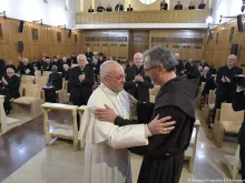 Pope Francis thanks Fr. Giulio Michelini at the end of his Lenten retreat in Ariccia March 10, 2017. L'Osservatore Romano.