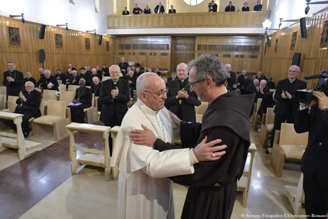 Pope Francis thanks Fr Giulio Michelini at the end of his Lenten retreat in Ariccia March 10 2017 LOsservatore Romano CNA