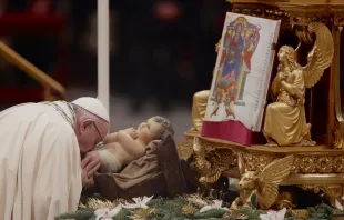 Pope Francis venerates the Child Jesus during Vespers Dec. 31, 2017.   Daniel Ibanez/CNA.