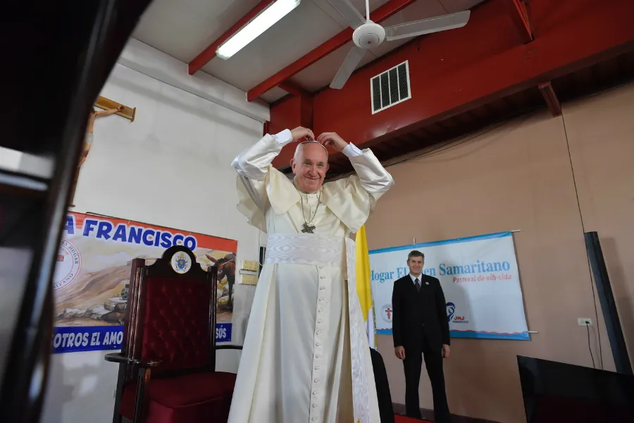 Pope Francis visits Casa Hogar in Panama City, Jan. 27, 2019. ?w=200&h=150