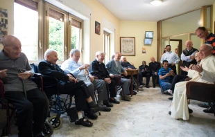 Pope Francis visits the elderly priest-residents of Casa San Gaetano in Rome, June 17, 2016.   L'Osservatore Romano.