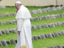 Pope Francis visits the Austro-Hungarian cemetery in Fogliano Sept. 13, 2014 to pray and pay a tribute to the fallen on the battlefield during WWI. 