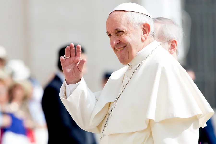 Pope Francis waves to pilgrims during his June 6, 2018 general audience. ?w=200&h=150
