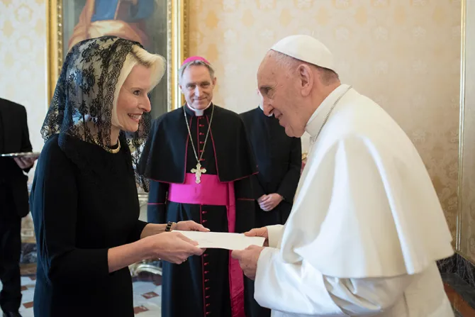 Pope Francis with Callista L Gingrich the United States of America Ambassador to the Holy See on Dec 22 2017 Credit Vatican Media CNA 1