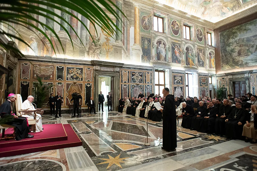 Pope Francis meets with monks of the Benedictine Confederation at the Vatican's Clementine Hall, April 19, 2018. ?w=200&h=150