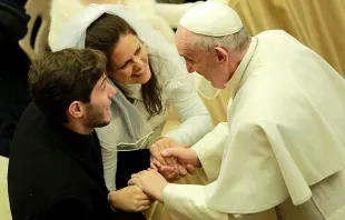 Pope Francis and a newly married couple Jan. 20, 2016.   Daniel Ibanez/CNA.