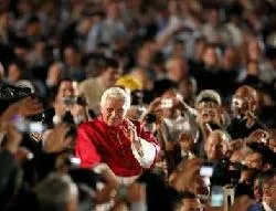 Pope Benedict moves through the thousands of priests gathered to close the Year for Priests in Rome.?w=200&h=150