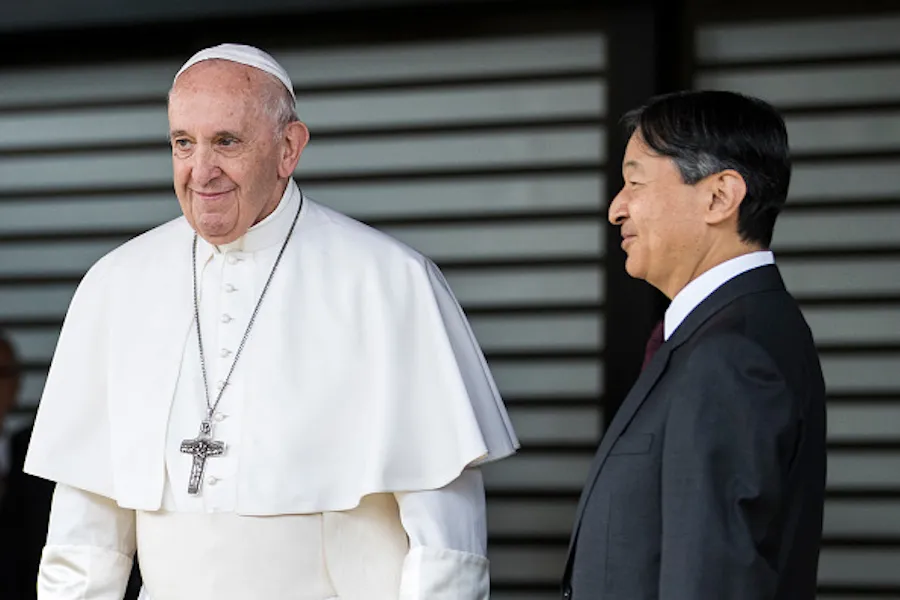 Pope Francis (L) leaves after meeting with Japan's Emperor Naruhito (R) at the Imperial Palace in Tokyo on November 25, 2019. ?w=200&h=150