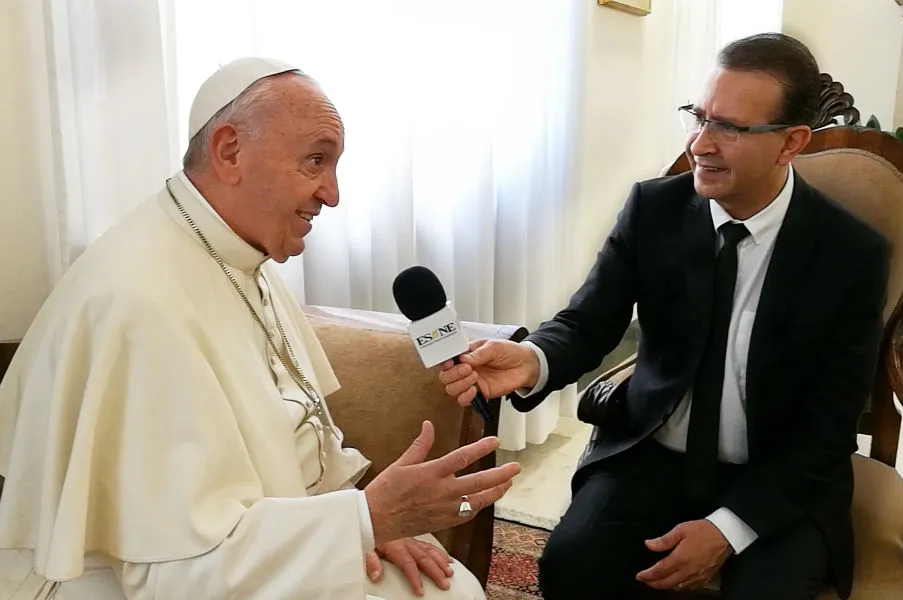 Pope Francis is interviewed by Noel Díaz of El Sembrador Nueva Evangelización. ?w=200&h=150