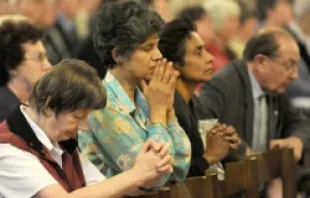 Prayer, Mass, Church.   Mazur/catholicnews.org.uk.