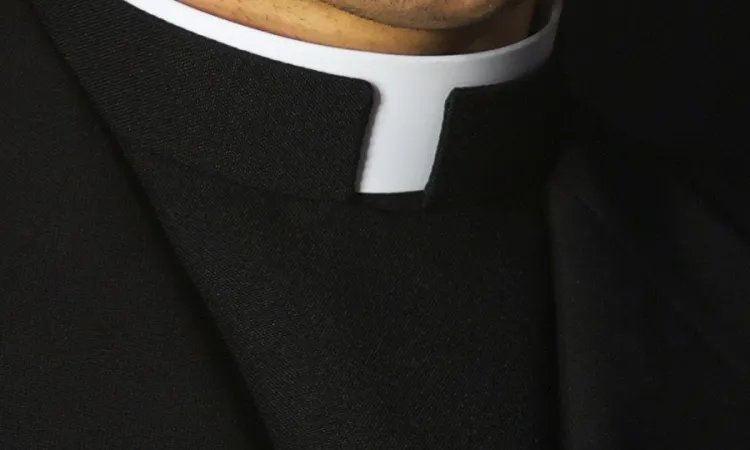 Priest collar Credit  Gregory Dean via wwwshutterstockcom CNA