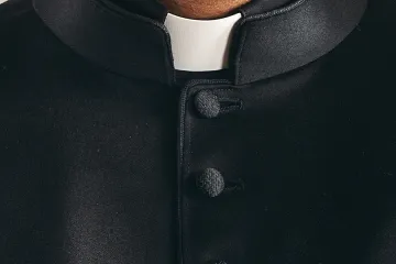 Priest collar Credit alphaspirit via wwwshutterstockcom CNA