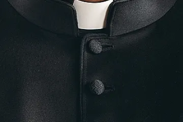 Priest collar Credit alphaspirit via wwwshutterstockcom EWTN