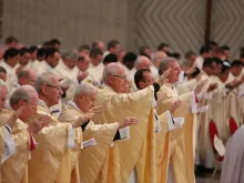 Priests concelebrate Mass with Pope Francis in St. Peter's Basilica, Jan. 6, 2015. 