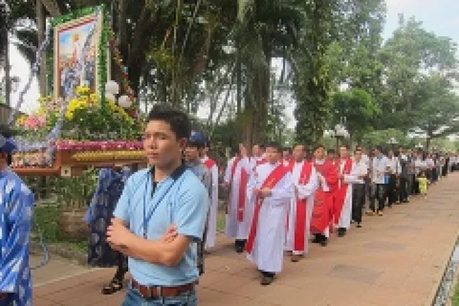 Procession in commemoration of the 117 Vietnamese Martyrs in Thailand Credit Jumrud Pongpanichnugul CNA 11 22 13