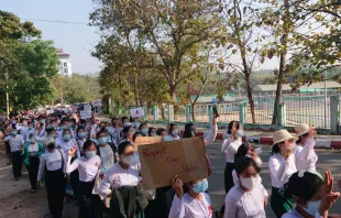 A protest of the coup d'etat in Hpa-An, the capital of Karen State, Burma, on Feb. 9, 2021. Credit: Ninjastrikers (CC BY-SA 4.0). null