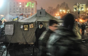 Protestors can take refuge and pray for peace in one of two tent-chapels on Maidan Square in Kiev.   Jakub Szymczuk/GOSC NIEDZIELNY. Courtesy Aid to the Church in Need.
