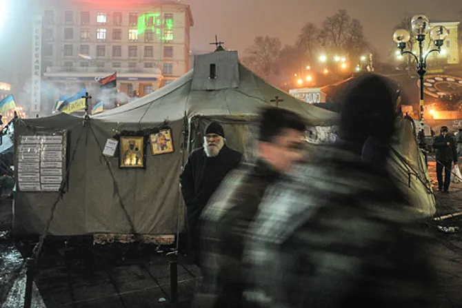Protestors can take refuge and pray for peace in one of two tent chapels on Maidan Square in Kiev Credit Jakub Szymczuk GOSC NIEDZIELNY Courtesy Aid to the Church in Need 2 CNA