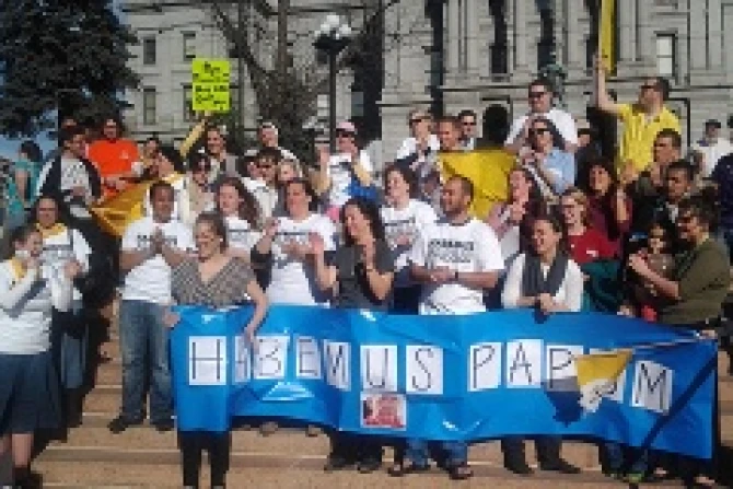 Rally for the Pope in Denver Colorado Credit Kevin Jones CNA CNA US Catholic News 3 14 13