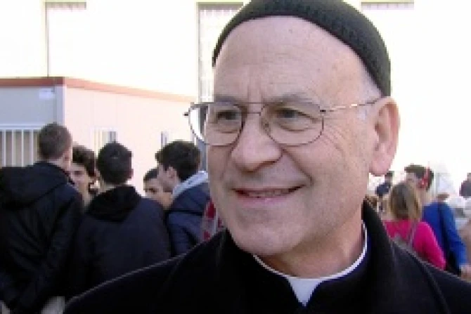 Reaction after Pope Benedict XVI met with the priests of Rome in Paul VI Hall Feb 14 2013 Credit File Photo CNA 2 CNA 2 15 13