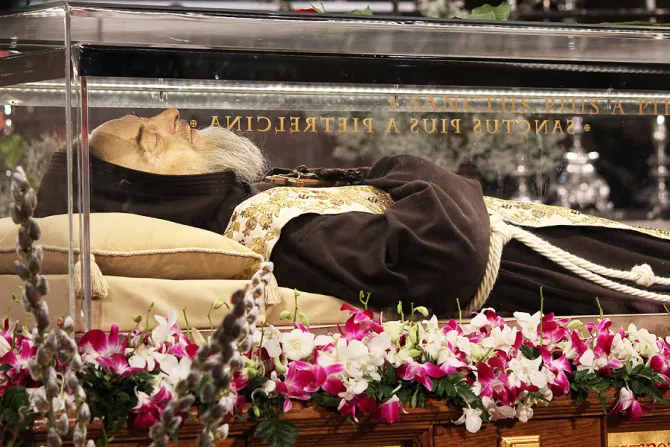 Relics 5 of St Pio and St Leopold Mandic at the Basilica of San Lorenzo Rome Italy Feb 3 2016 Credit Alexey Gotovskiy CNA 2 3 16