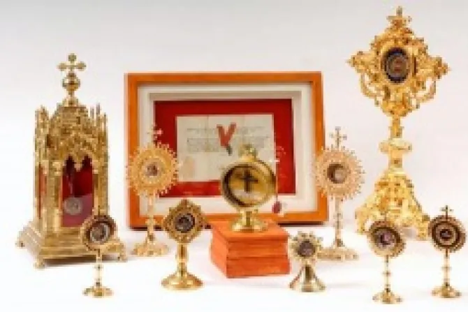 Relics Courtesy of Fr Carlos Martins CNA500x315 US Catholic News 3 28 12