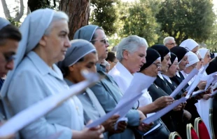 Religious sisters attend the enthronement of Our Lady of Charity in the Vatican Gardens August 28, 2014.   Lauren Cater/CNA.