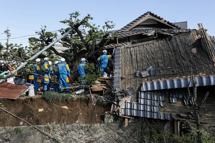 A rescue team tries to save victims after a 6.4 magnitude earthquake hit Kumamoto, Japan, April 16, 2016. ?w=200&h=150