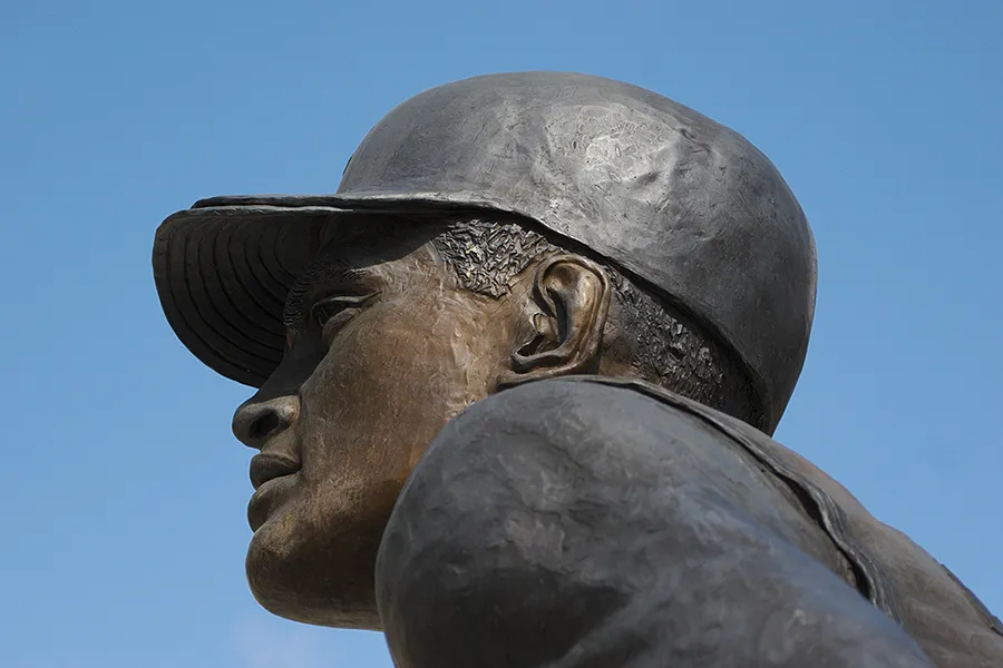 Roberto Clemente statue in Pittsburgh. ?w=200&h=150