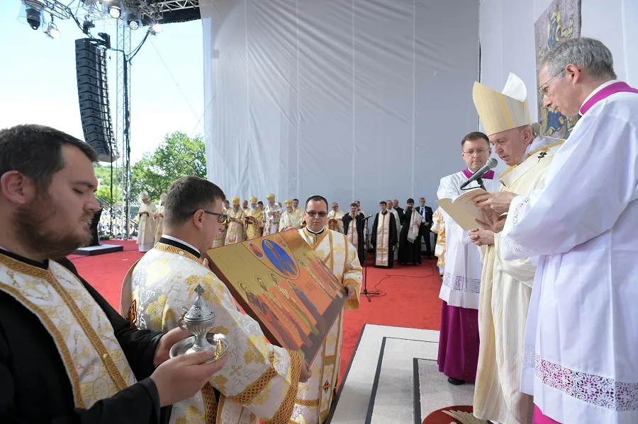 Pope Francis beatifies seven martyrs at Divine Liturgy in Blaj, Romania June 2, 2019. ?w=200&h=150
