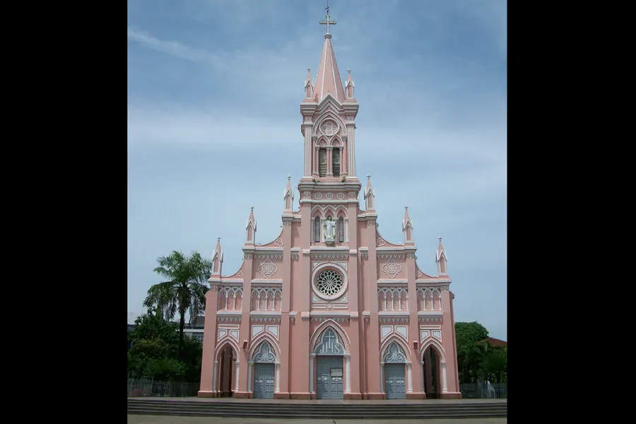 Sacred Heart Cathedral in Da Nang. ?w=200&h=150
