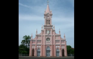 Sacred Heart Cathedral in Da Nang, Vietnam. Credit: Andreas Bossard via Flickr (CC BY-NC-SA 2.0)