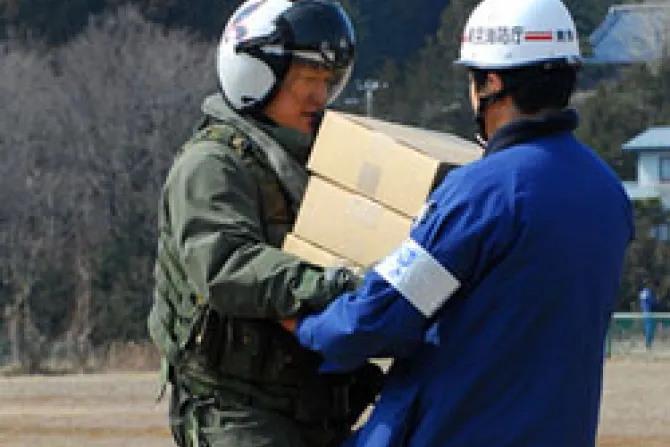 Sailor delivers supplies to aid workers in Japan following earthquake CNA World Catholic News 3 14 11