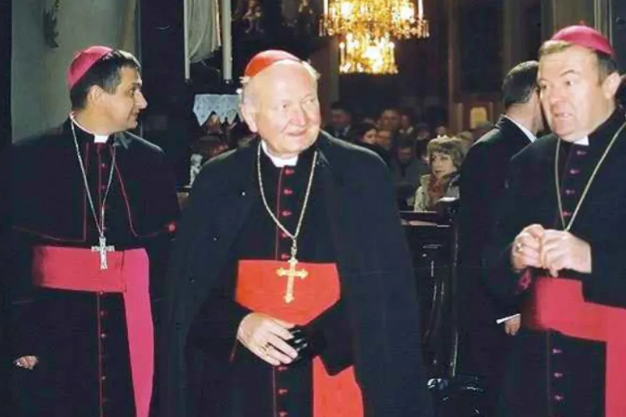 Cardinal Marian Jaworski, center, pictured in 2006. ?w=200&h=150