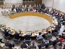 Security Council members vote during a session on April 25, 2013. 