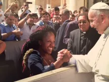 Shyla Montoya with Pope Francis. Photo courtesy of Tanya Cangelosi.
