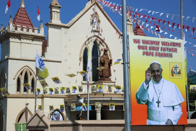 Signs posted across the city welcome Pope Francis in Colombo Sri Lanka Jan 13 2015 Credit Alan Holdren CNA 2 CNA 1 13 15