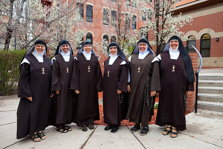 Six sisters from the Institute of Allied Discalced Carmelites of the Holy Trinity currently living and working on the St. John Paul II Center. ?w=200&h=150